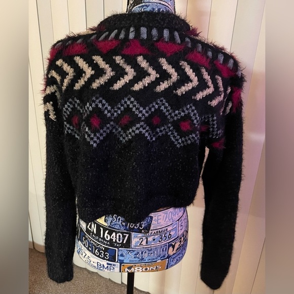 Arizona junior’s crop sweater - Picture 2 of 8